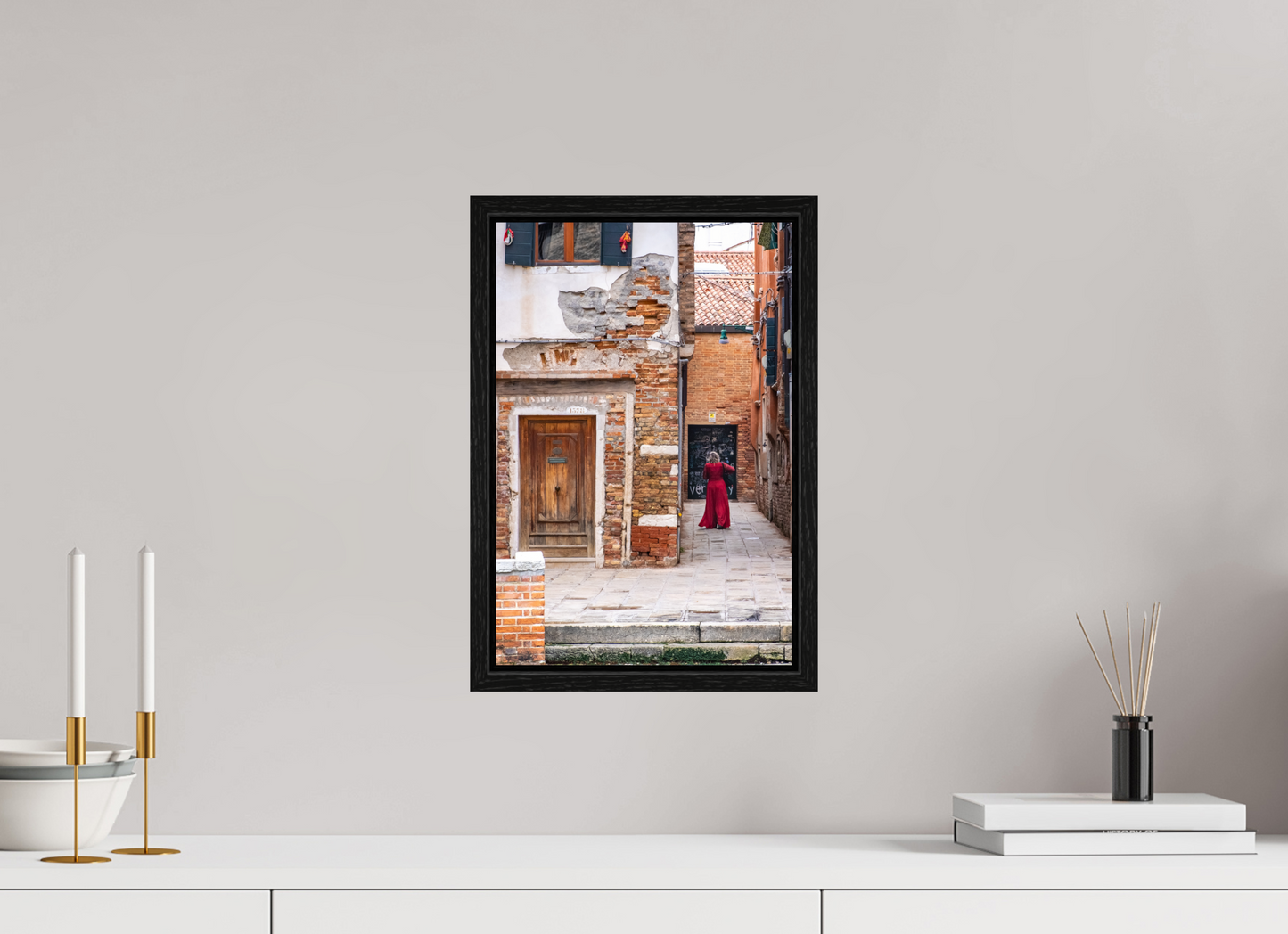 10 x 15″, Floater Frame Lady In Red