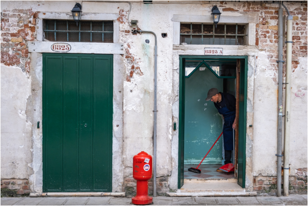 Main image Sweeping Moment